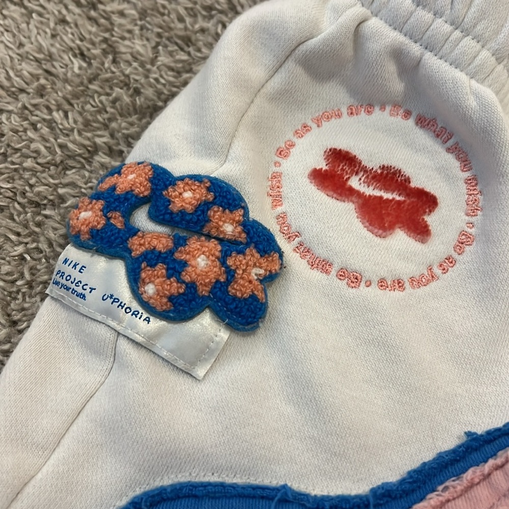 Nike Project U*phoria Embroidered Flower‎ Patch Shorts White Multicolor XS fun - Picture 15 of 15